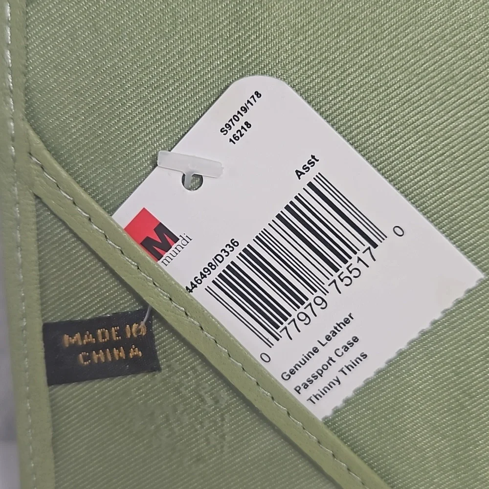 NWT mundi olive green genuine leather United States of America passport Cover